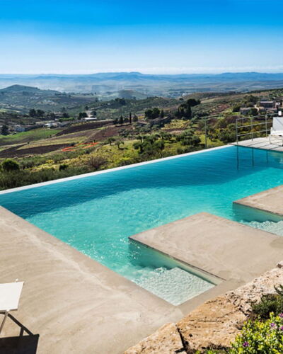 Villa Eroica: Piscine, Bleu, Recours, Composite, Eco Hôtel, Mobilier De Jardin, Balancelle, Thermes, Ombre, Ville Resort