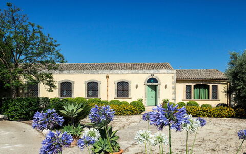 Villa del Sirio: Arbuste, Façade, Maison, Domicile, Biens, Porte, Jardin, Ferme, Hacienda