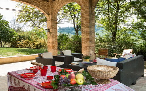 Cascina Arcangelo: Meubles, Table, Chaise, Mobilier De Jardin, Jardin, Tableau De Plein Air, Table Cuisine Et Salle A Manger, Cour, Eco Hôtel, Ombre