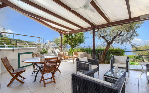 Villa Liliana: Meubles, Chaise, Table, Mobilier De Jardin, Tableau De Plein Air, Table Cuisine Et Salle A Manger, Porche, Balcon, Ombre, Recours