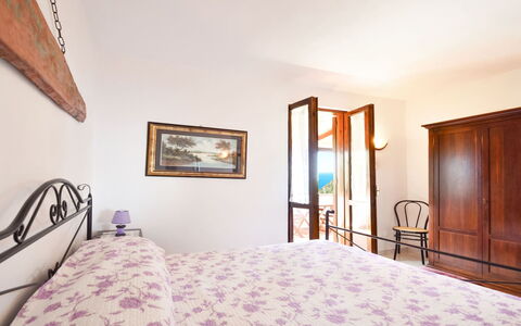 Villa Campanella: Meubles, Chambre, Lit, Design Intérieur, Literie, Cadre De Lit, Sol, Drap De Lit, Sol, Plafond