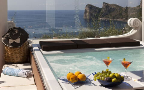 Villa Nerano: Meubles, Luminaire Plomberie, Appartement, Jacuzzi, Baignoire, Recours, Chaise, Plante D'Appartement, Salon