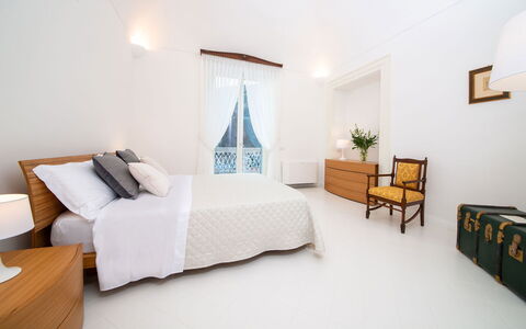 Villa Limoncello: Meubles, Design Intérieur, Sol, Sol, Bois, Chambre, Pièce, Lit, Plafond, Textile