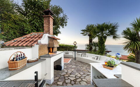 Villa Flora: Domicile, Chaise, Jardin, Pot De Fleur, Tuile, Ombre, Plante D'Appartement, Aménagement Paysager, Conception, Patio