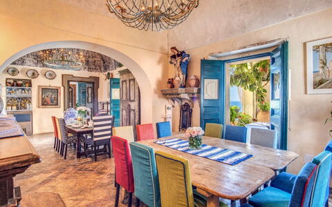 Villa Positano: Meubles, Mur, Design Intérieur, Table, Chaise, Éclairage, Architecture, Sol, Salle À Manger, Domicile