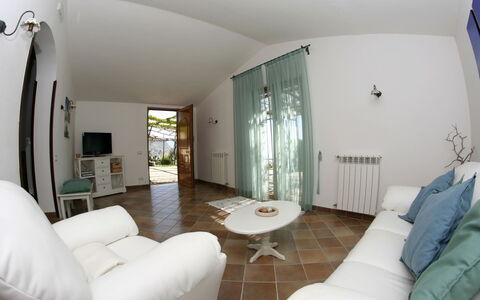 Villa Sant'Agata: Meubles, Sol, Sol, Design Intérieur, Plafond, Éclairage, Chaise, Pièce, Salon, Canapé