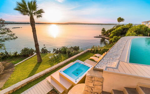 Villa Vernissage: Bleu, L'Eau, Plan D'Eau, Piscine, Cotiers Et Relief Océaniques, Recours, Côte, Mer, Lac, Loisir