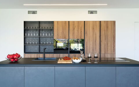 Villa Contemporanea: Cuisine, Design Intérieur, Comptoir, Appareil De Cuisine, Bois, Cabinetry, Sol, Meubles, Placard, Électroménager