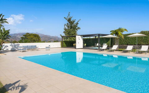 Villa Contemporanea: Piscine, L'Eau, Meubles, Mobilier De Jardin, Recours, Chaise, Composite, Ombre, Eco Hôtel, Parapluie