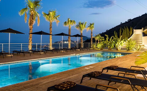 Villa Alcantara: Piscine, Recours, Eco Hôtel, Hôtel, Mobilier De Jardin, Ville Resort, Tropiques, Station Balnéaire, Balancelle