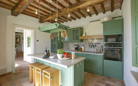 Villa Eline: Cuisine, Design Intérieur, Meubles, Sol, Cabinetry, Bois, Comptoir, Plafond, Sol, Luminaire
