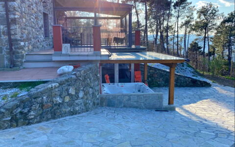 Villa Sarzana: Composite, Dalle, Béton, Ombre, Mur De Pierre, Piscine, Pavé, Escaliers, Arrière-Cour, Tuile