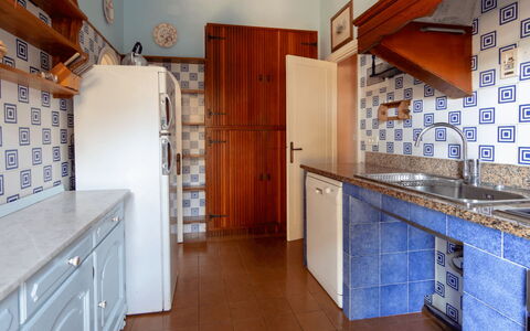 Villa Magazzini: Sol, Cuisine, Bois, Design Intérieur, Sol, Comptoir, Principaux Appliance, Cabinetry, Appareil De Cuisine, Pièce