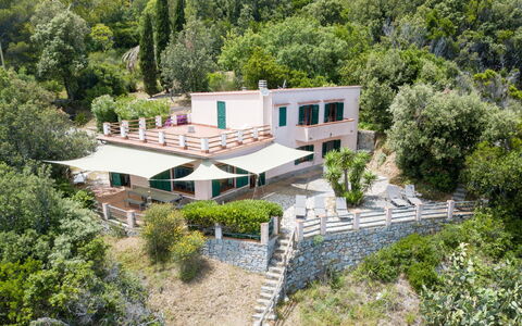 Villa Marciana: Ombre, Jardin, Biens, Parapluie, Aménagement Paysager, Mobilier De Jardin, Eco Hôtel, Villa, Hacienda, Tableau De Plein Air