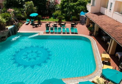 Apartments In Golfo Orosei: Piscine, L'Eau, Recours, Ville, Meubles, Eco Hôtel, Thermes, Loisir, Mobilier De Jardin, Caractéristique De L'Eau