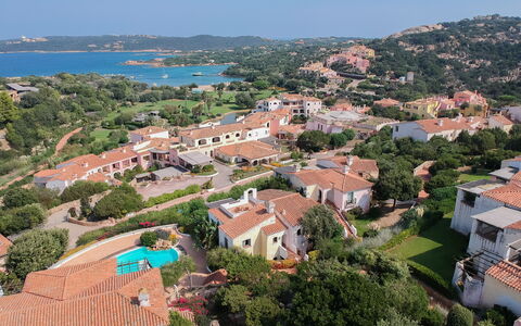 Porto Cervo Apartments Wifi And Ac: Maison, Zone Résidentielle, Côte, Été, Cotiers Et Relief Océaniques, Paysage, Domicile, Mer, Établissements Humains, Village