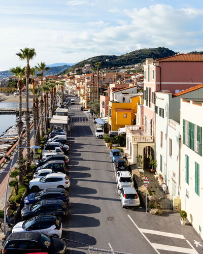 La Loggia sul Mare: Bâtiment, Ville, Zone Urbaine, Ville, Zone Résidentielle, Quartier, Route, Rue, Été, Design Urbain