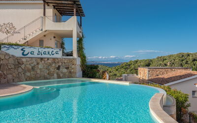 Baia Bianca Apartments Sardinia: Bleu, Piscine, Zone Résidentielle, Recours, Eco Hôtel, Biens, Villa, Ville Resort, Hôtel, Mobilier De Jardin