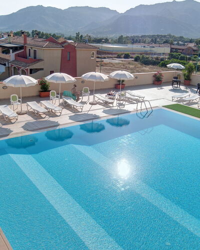 Le Fontane Apartments In Villasimius: Piscine, Recours, Mobilier De Jardin, Thermes, Balancelle, Loisir, Hôtel, Parapluie, Ville Resort, Station Balnéaire