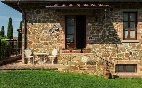 La Pergola: Porte, Brique, Chalet, Brickwork, Ferme, Mur De Pierre, Jardin, Pot De Fleur, Cour, Plante D'Appartement