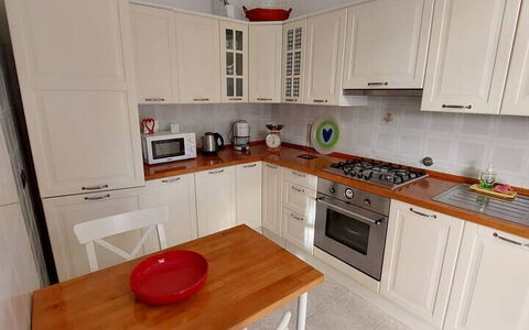 Casa Annalù With Garden, Wifi, Bogliasco: Meubles, Sol, Cuisine, Bois, Cabinetry, Design Intérieur, Comptoir, Sol, Principaux Appliance, Appareil De Cuisine