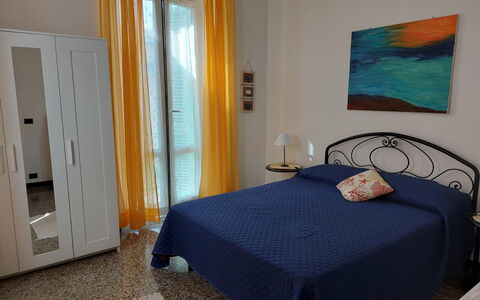 Casa Annalù With Garden, Wifi, Bogliasco: Meubles, Chambre, Lit, Design Intérieur, Sol, Drap De Lit, Sol, Literie, Pièce, Linge