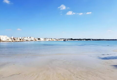 White Sand Private Villa Near The Sea, Wifi: Bleu, Ciel, Ressources En Eau, Jour, Plan D'Eau, Environnement Naturel, Plage, Horizon, Côte