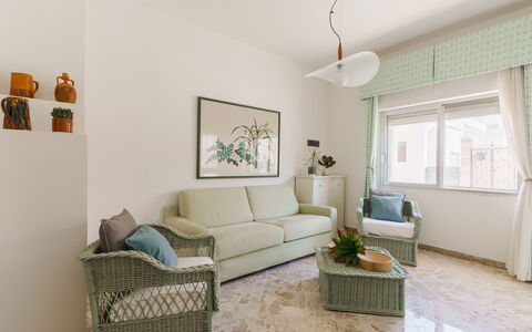 La Maison De Rosetta: Meubles, Design Intérieur, Sol, Mur, Sol, Canapé, Plafond, Pièce, Bois, Salon