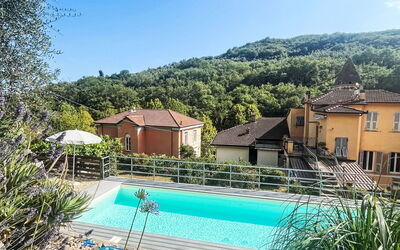 Molini di Prelà 42: Piscine, Bleu, Recours, Composite, Eco Hôtel, Thermes, Caractéristique De L'Eau, Ombre, Hôtel, Mobilier De Jardin