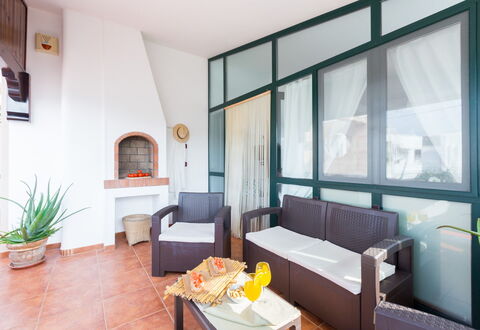 Appartamento Lido Specchiolla: Meubles, Design Intérieur, Sol, Sol, Plafond, Pièce, Chaise, Salon, Tache De Bois