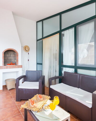 Appartamento Lido Specchiolla: Meubles, Design Intérieur, Sol, Sol, Plafond, Pièce, Chaise, Salon, Tache De Bois