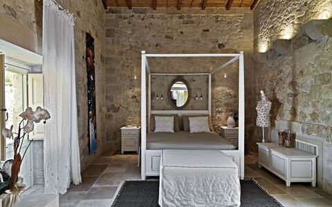 Masseria Capasa: Meubles, Design Intérieur, Sol, Mur, Sol, Bois, Chambre, Pièce, Plafond, Lit