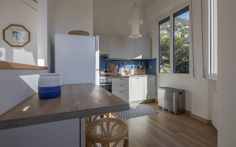 Green Home Seaside, Parking, Wifi, Ac, Genova Nerv: Meubles, Design Intérieur, Sol, Bois, Cuisine, Appareil De Cuisine, Comptoir, Principaux Appliance, Plafond, Sol
