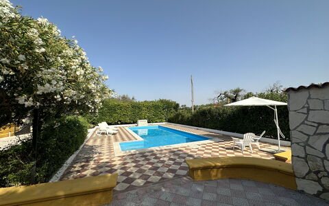 Villa Azzurra: Piscine, Composite, Recours, Biens, Aménagement Paysager, Eco Hôtel, Ombre, Tuile, Caractéristique De L'Eau, Hacienda