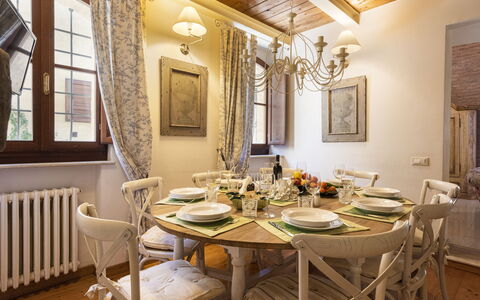 Villa Zambra: Meubles, Design Intérieur, Salle À Manger, Table, Chaise, Bois, Plafond, Sol, Table Cuisine Et Salle A Manger, Pièce