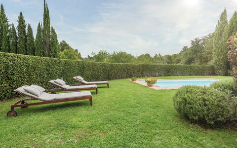 Villa Zambra: Piscine, Jardin, Arbuste, Mobilier De Jardin, Ombre, Pelouse, Recours, Aménagement Paysager, Haie, Cour