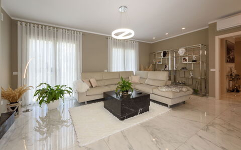 Villa Fiumetto: Meubles, Design Intérieur, Sol, Sol, Bois, Plafond, Domicile, Pièce, Éclairage, Salon