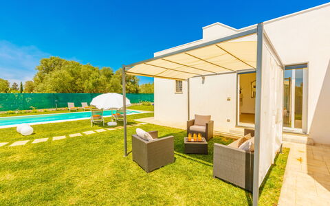 Villa Eufriama: Ombre, Pelouse, Loisir, Aménagement Paysager, Biens, Piscine, Cour, Gazon Artificiel, Villa, Eco Hôtel