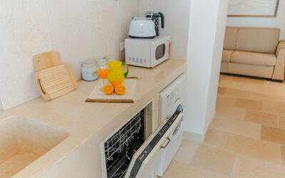 Casa Lea: Design Intérieur, Sol, Comptoir, Sol, Pièce, Cuisine, Électroménager, Cabinetry, Appareil De Cuisine, Tuile