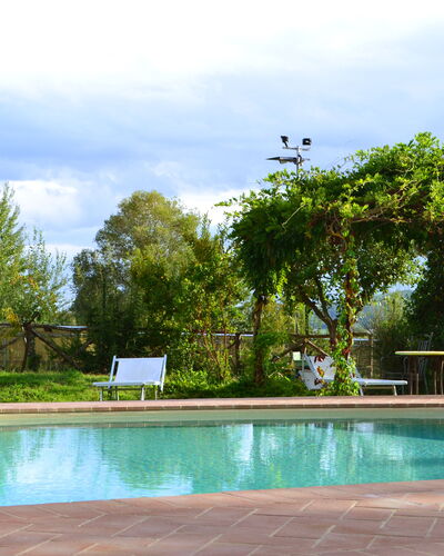 Appartamento Il Fienile Del Sole, Wifi, Perugia: Piscine, Mobilier De Jardin, Recours, Jardin, Ombre, Loisir, Eco Hôtel, Aménagement Paysager, Arrière-Cour