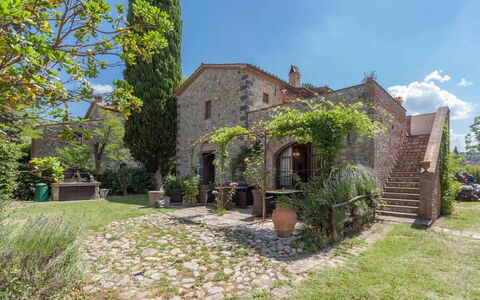 Appartamento Pietra Viva, Wifi, Near Perugia: Arbuste, Maison, Porte, Domicile, Biens, Jardin, Chalet, Brique, Aménagement Paysager
