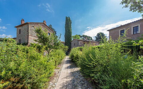 Appartamento La Vecchia Cedraia, Wifi, Perugia: Arbuste, Biens, Jardin, Aménagement Paysager, À Feuilles Persistantes, Maison Historique, Villa, Ferme