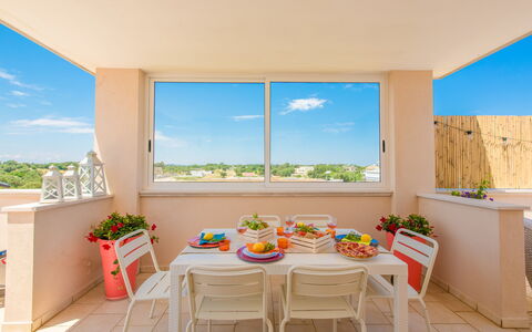 La Nuvola Sui Pedali: Appartement, Design Intérieur, Sol, Sol, Meubles, Chaise, Balcon, Mobilier De Jardin, Recours, Table Cuisine Et Salle A Manger