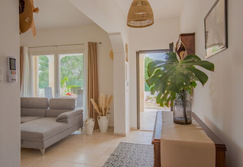 Villa Vera: Meubles, Mur, Design Intérieur, Canapé, Bois, Sol, Salon, Domicile, Sol, Plafond