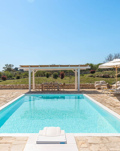Masseria Le Monache: Piscine, Composite, Mobilier De Jardin, Recours, Chaise, Ombre, Aménagement Paysager, Jardin, Eco Hôtel, Dalle