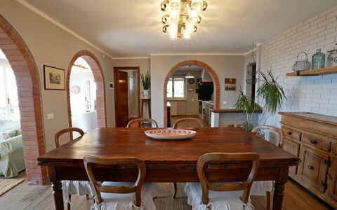 Villa Corsanico: Meubles, Design Intérieur, Mur, Sol, Bois, Table, Table Cuisine Et Salle A Manger, Salle À Manger, Chaise, Sol