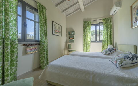 Villa Flaminia: Meubles, Design Intérieur, Chambre, Domicile, Lit, Linge, Plafond, Literie, Sol, Drap De Lit