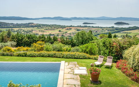 Villa Domus Papi: Piscine, Biens, Recours, Jardin, Aménagement Paysager, Ferme, Chalet, Eco Hôtel, Villa, Arrière-Cour