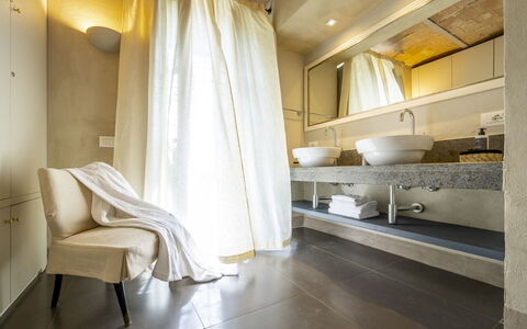 Villa Cotogna: Sol, Design Intérieur, Bois, Sol, Éclairage, Plafond, Luminaire Plomberie, Pièce, Plomberie, Salle De Bains