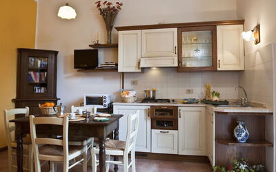 Robin: Meubles, Cuisine, Design Intérieur, Appareil De Cuisine, Bois, Comptoir, Cabinetry, Sol, Principaux Appliance, Pièce
